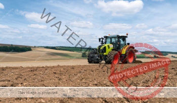 Claas Arion 420. Serie Arion 400 lleno