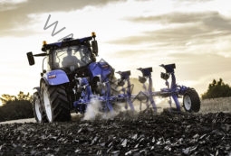 New Holland T7.210. Serie T7 SWB lleno